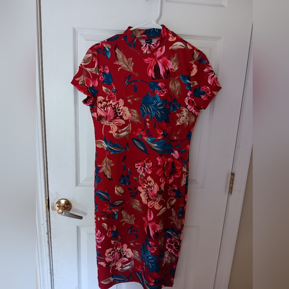 Bundle of 2 Floral Bodycon Dresses - Picture 5 of 10